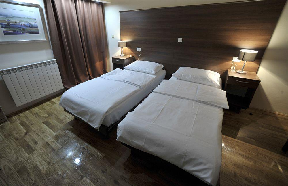 Hotel M Podgorica Exterior photo