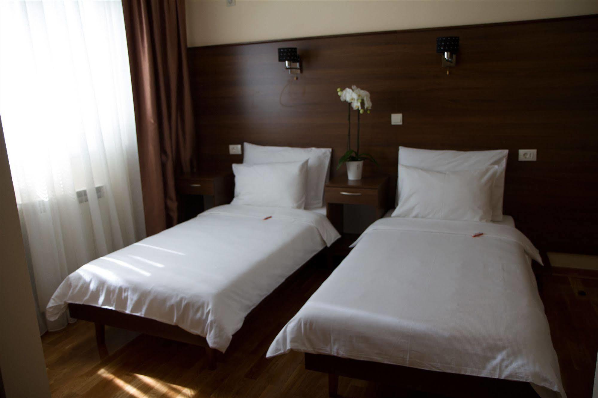 Hotel M Podgorica Exterior photo